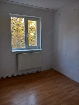  De vanzare apartament cu 3 camere  - imagine 4