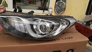 Hyundai I30 - set faruri stanga-drepta 