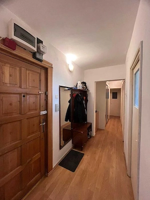 Apartament 3 camere decomandat | Calea Bucure #537;ti | Luminos  #537;i spa #539;ios - imagine 8