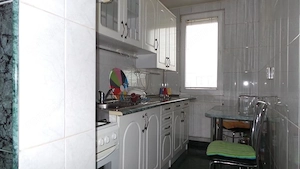 Vanzare garsoniera spatioasa, renovata, mobilata, complet dotata - imagine 2