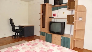 Vanzare garsoniera spatioasa, renovata, mobilata, complet dotata - imagine 11