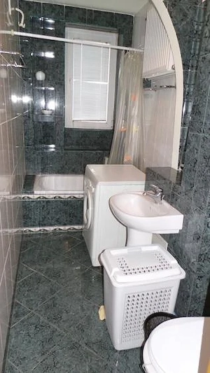 Vanzare garsoniera spatioasa, renovata, mobilata, complet dotata - imagine 6