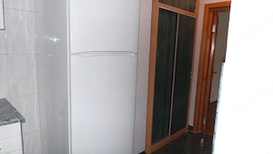 Vanzare garsoniera spatioasa, renovata, mobilata, complet dotata - imagine 3