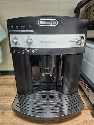 Espressor automat De'Longhi Magnifica ESAM 3000 - imagine 3