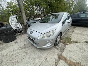 Dezmembrez Peugeot 308 1.6 HDi 92CP Euro 5 an 2012 - imagine 2