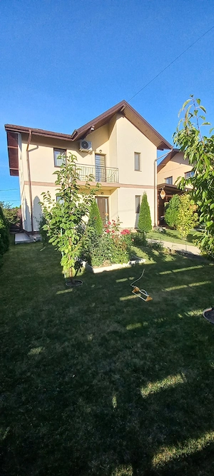 casă cu etaj
