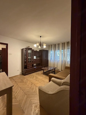 Apartament semidecomandat de inchiriat cu garaj - imagine 2
