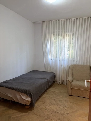 Apartament semidecomandat de inchiriat cu garaj - imagine 4