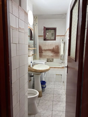 Apartament semidecomandat de inchiriat cu garaj - imagine 6