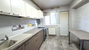 Apartament 3 camere Ultracentral-Pitesti-Bloc Mobilux etaj intermediar - imagine 7