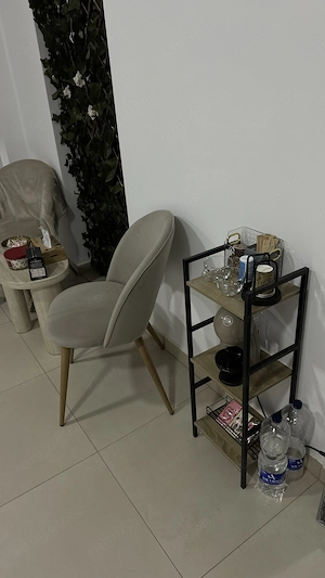 Inchiriere post manichiura salon Tatarasi