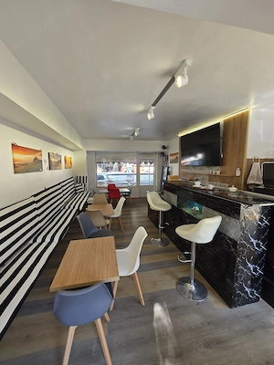 Vând mobilier complet pentru bar   cafenea   Stare excelentă!