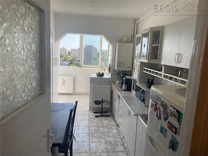 Apartament 3 camere decomandat | Calea Bucure #537;ti | Luminos  #537;i spa #539;ios - imagine 3