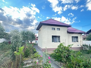 Casa cu 2 apartamente, 2 corpuri si teren – Rasnov