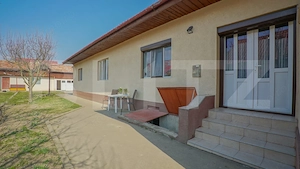 Casa cu 2 apartamente, 2 corpuri si teren – Rasnov - imagine 2