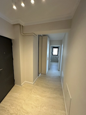 Apartment deosebit cu curte proprie se vinde complet mobilat - imagine 8