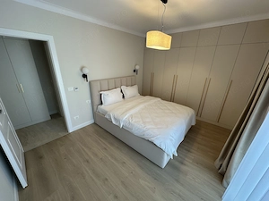 Apartment deosebit cu curte proprie se vinde complet mobilat - imagine 14