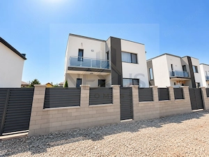 Vila individuala - Comuna Berceni | Teren 450mp - Finisaje la alegere