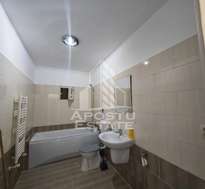 Apartament cu 3 camere, de vanzare, centrala proprie, zona Lipovei - imagine 7