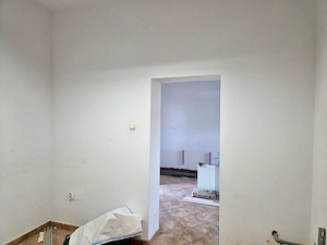 SPATIU COMERCIAL DE INCHIRIAT IN CALIMANESTI - imagine 10