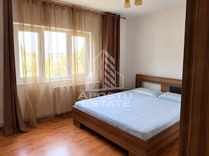 Apartament de vanzare cu 2 camere, zona Sagului, Decomandat - imagine 3