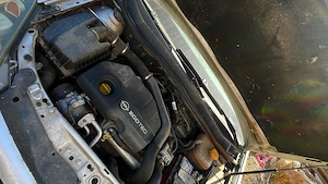 Vând pentru piese VW Golf 5 - 2004 și Opel Astra H-2005 (complete) - imagine 5
