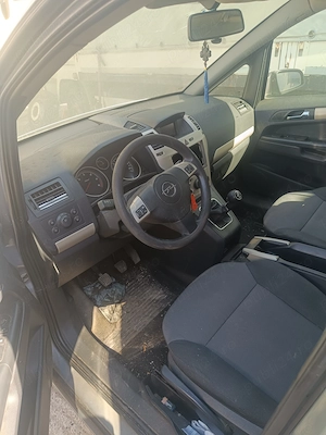 Dezmembrez Opel Zafira  - imagine 2