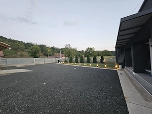 O casă superbă, construită pentru confort, eleganță și un stil de viață fără compromisuri - imagine 2