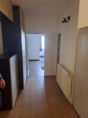 Apartament 1 camera decomandat etaj 3 mare Liceul Auto Freidorf centrala proprie mobilat utilat - imagine 2