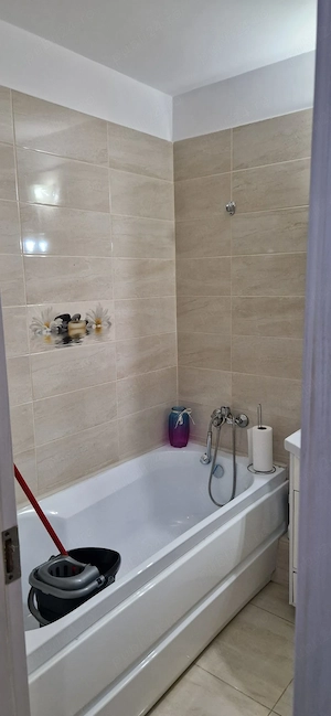 Vanzare Apartament 2 camere , 55 mp ,zona Coresi  - imagine 4