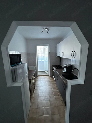 Vand apartament 2 camere semidecomandat  - imagine 8