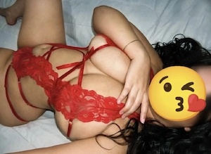 **buna sunt o bruneta* sexy si ma numesc Eva am 24 de anii sunt aici  pt fanteziile tale pusii**