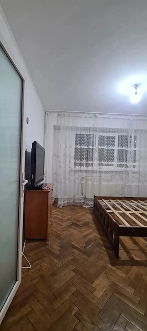 De vanzare apartament cu 2 camere, central, Bloc BR, et. 2, 76.000 euro - imagine 5