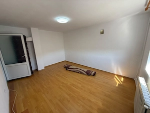 Apartament de închiriat în vilă – Zona Avram Iancu, 3 camere, nemobilat - imagine 8