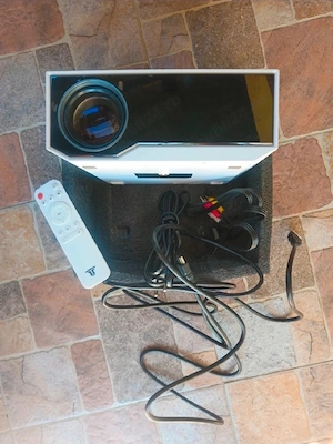 Videoproiector Tesla smart GC06 WiFi, telecomandă, HDMI, complet