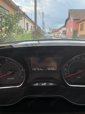 Vând Peugeot 208, motor de 1.2, 82 cp, an fabricație 2013