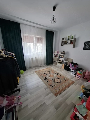 Vând apartament cu 3camere confort 1 semidecomandat bloc turn etaj intermediar  - imagine 5