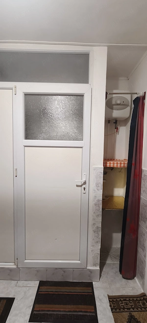 Garsoniera 25 mp - Barlad, zona Gradina Publica - Etaj 1 - 19.000 Euro - imagine 7