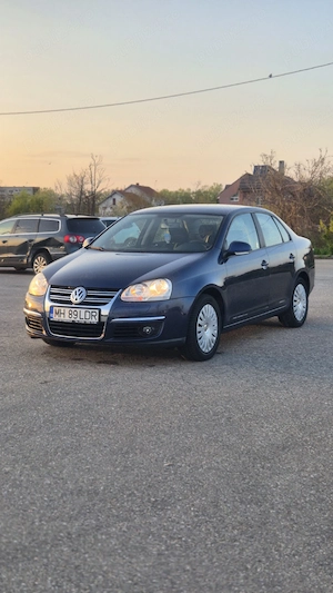 Volkswagen Jetta - imagine 4