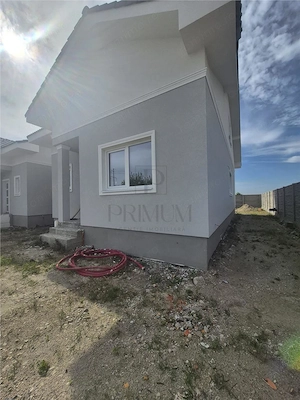 Duplex despartit prin baie - zona foarte buna - posibilitate mansardare - imagine 4