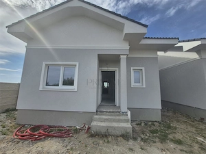 Duplex despartit prin baie - zona foarte buna - posibilitate mansardare - imagine 3