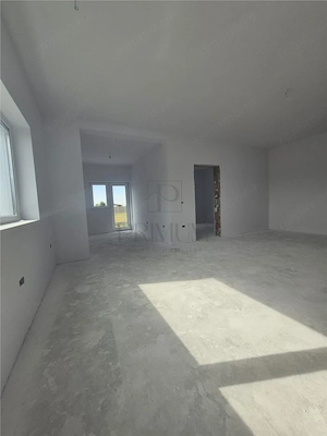Duplex despartit prin baie - zona foarte buna - posibilitate mansardare - imagine 9