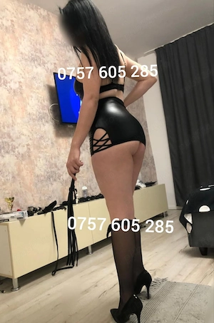 *Stăpână BDSM-doar pentru sclavii*