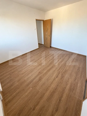 Apartament 3 camere, 40 mp, zona Decebal - imagine 3