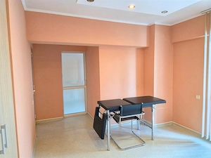OSTROVENI - Etaj 1 - Spatiu cu vizibilitate stradala - Cabinet medical/birouri - imagine 9