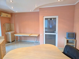 OSTROVENI - Etaj 1 - Spatiu cu vizibilitate stradala - Cabinet medical/birouri - imagine 3