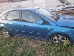 Dezmembrări auto Ford focus motor benzină cutie automata  - imagine 4