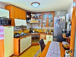 VILA CLASICA DE FAMILIE |TEREN 1137| POZITIE EXCELENTA - NORD - imagine 14