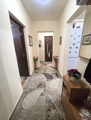Apartament 3 camere etaj 1 - imagine 2