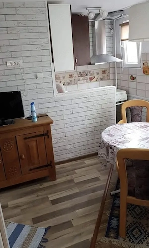 Închiriez apartament cu 2 camera confort semidecomandat ,ocupabil imediat - imagine 7